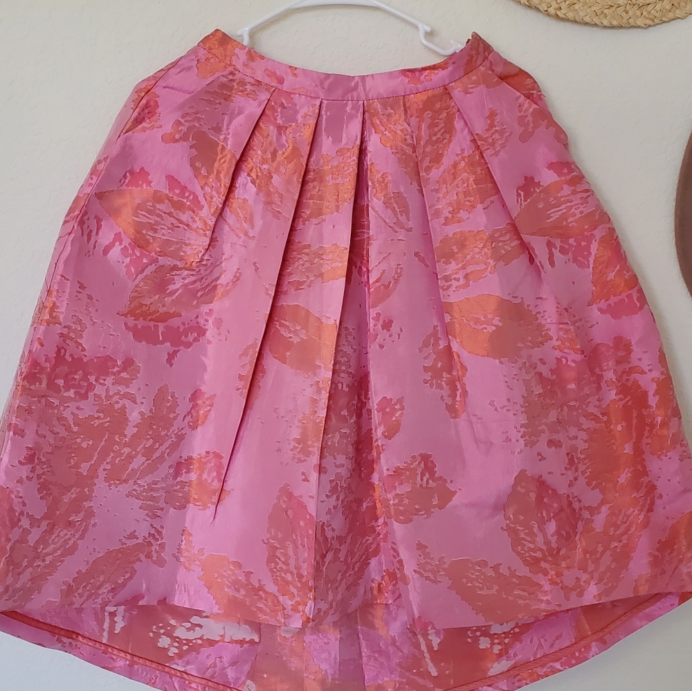 High low pleated skirt